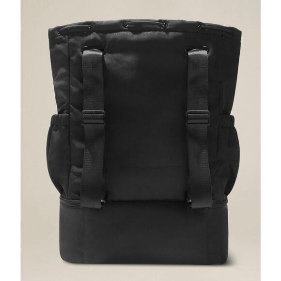 Beyond Yoga NWT Convertible Gym Bag Backpack Versatile In Black main image 7